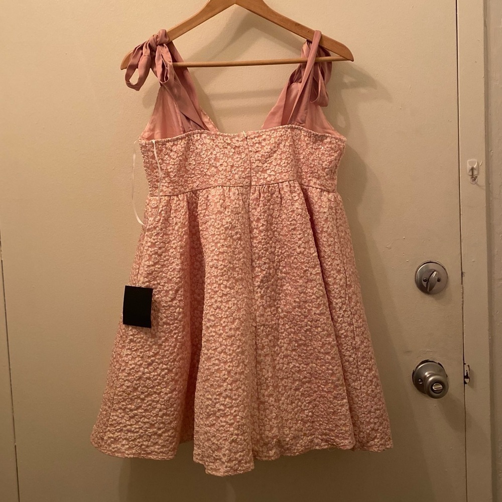 NWT Lulu's Pink Jacquard Floral Tie-Strap Mini Dress - Picture 4 of 10